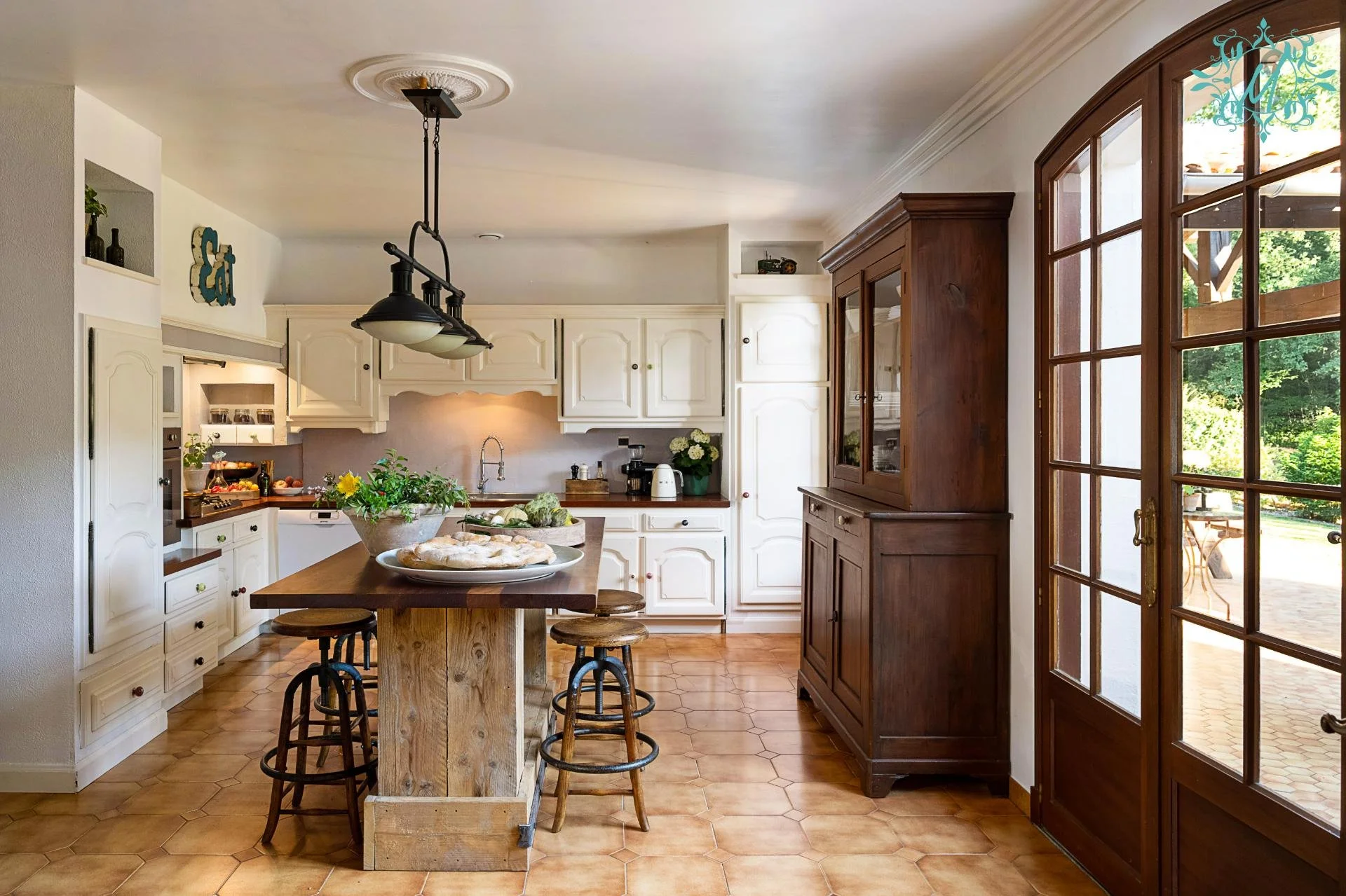 220708-1149 Kitchen.jpg