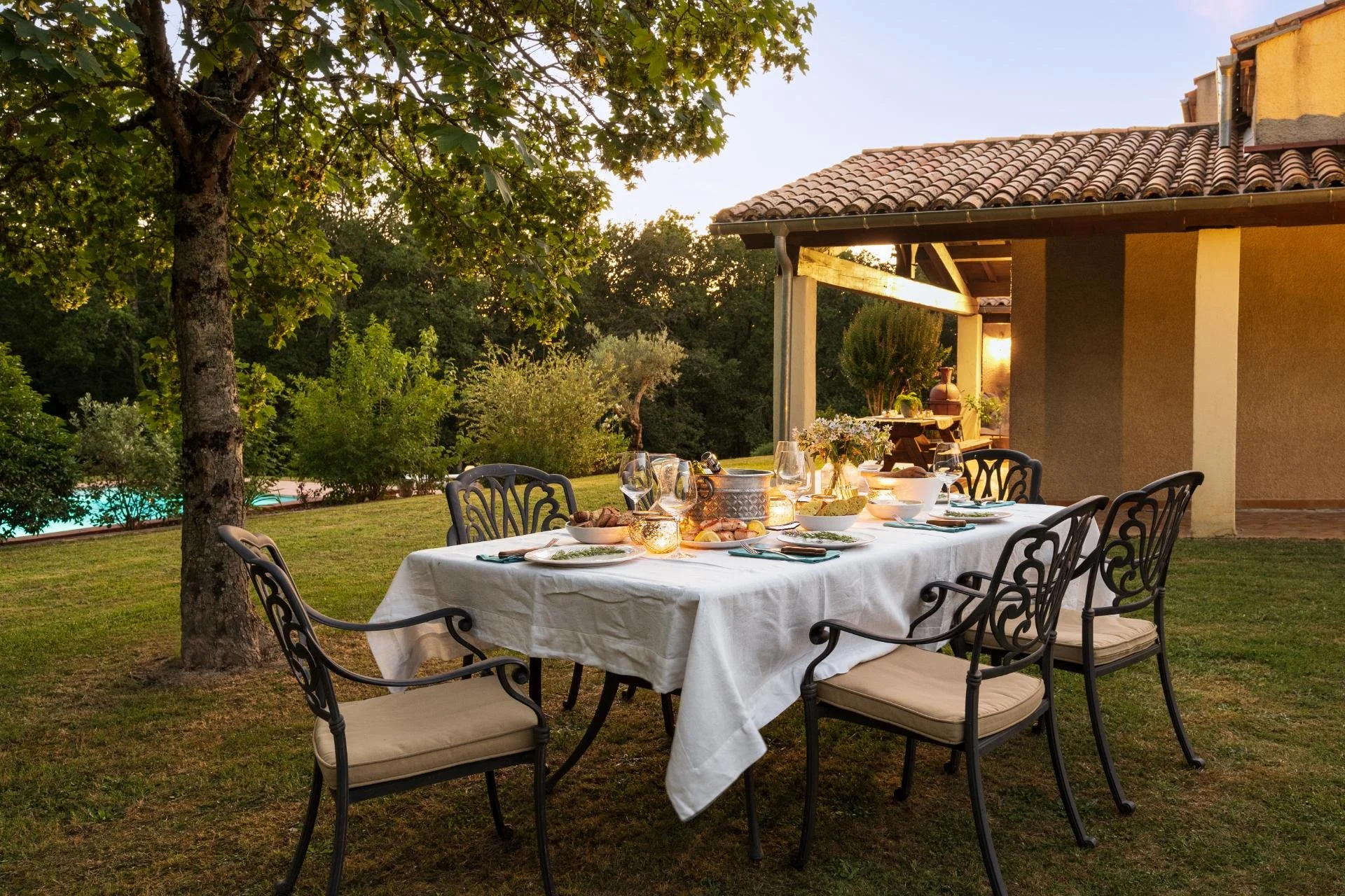 220708-1196 twilight dinner.jpg