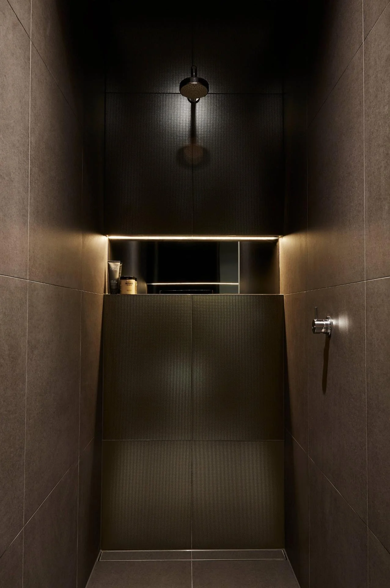 170131_21StJamesRd_Ensuite_019.jpg