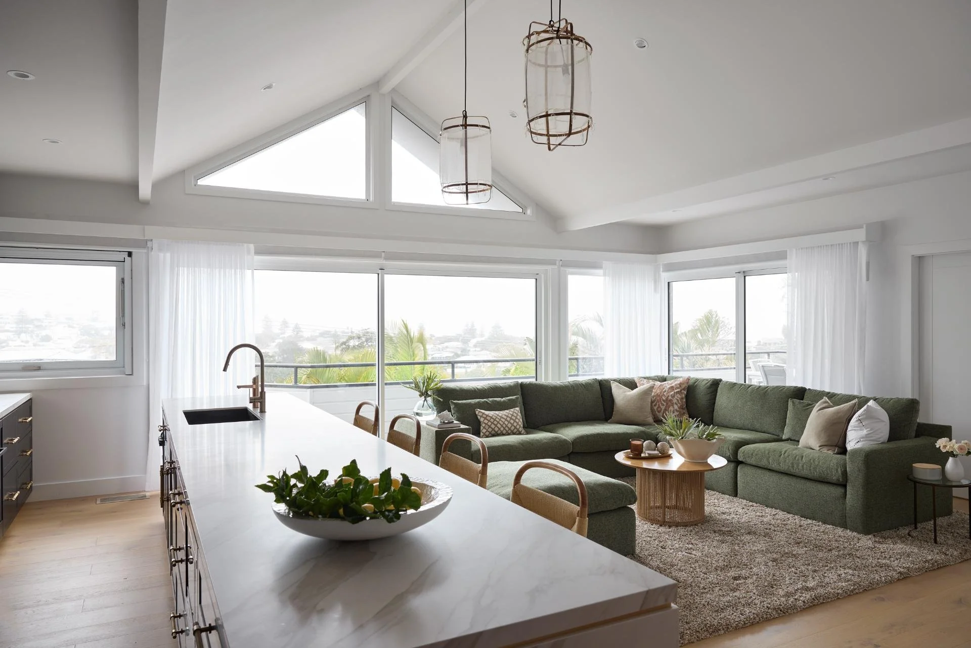 240404_Mel_WilloughbyRd_04_Kitchen_420 (1).jpg