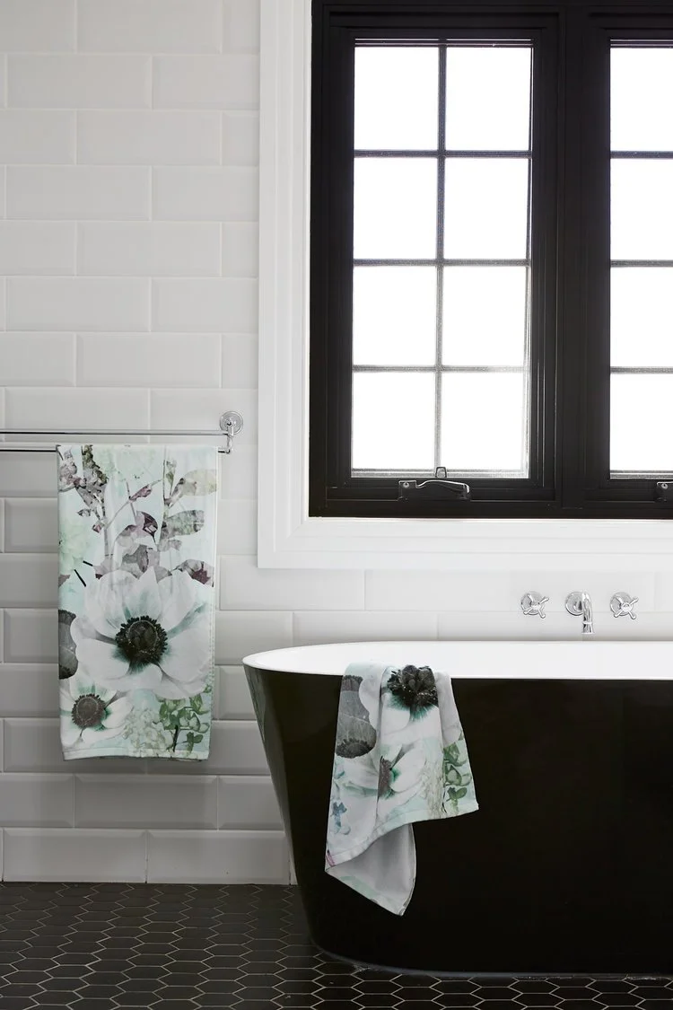 170523_Tarlington_HuntersHill_Bathroom_021.jpg