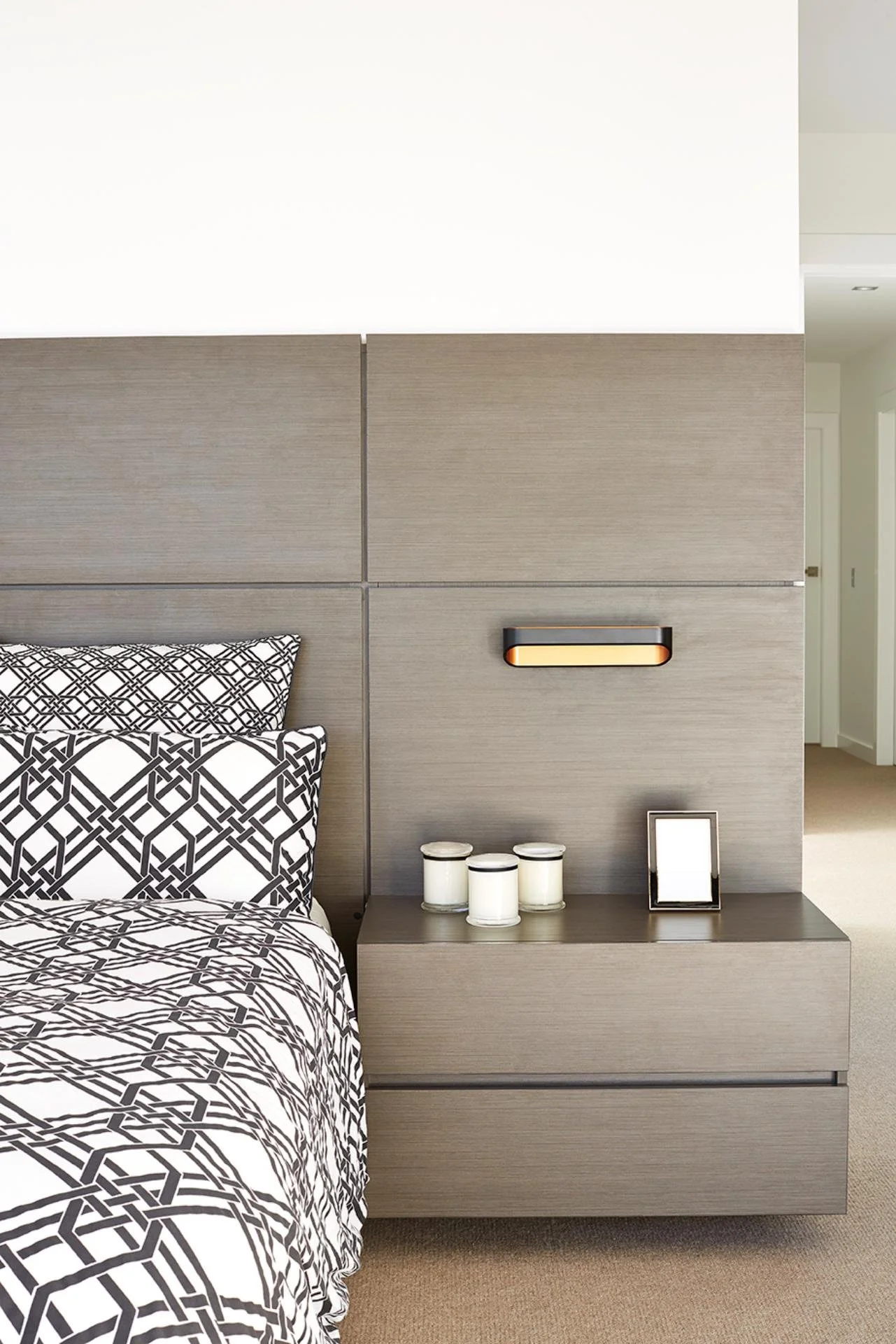 DB-Mosman_MasterBedroomEnsuite_200-1.jpg