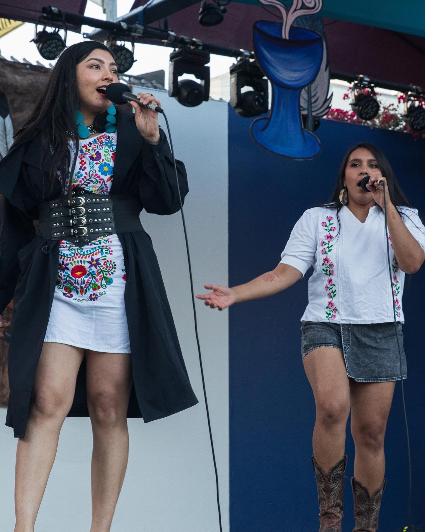 Feature Friday Shoutout to @officiallyfrosty for XINGONX FEST's 28th Anniversary show, #mujeresdemaiz, #chicana, #mdm, #womxn, #latina, #woc, #chicanawriters, #indigenous, #femme, #artivism #chicanaorganization #latinononprofits #hispanicorganization