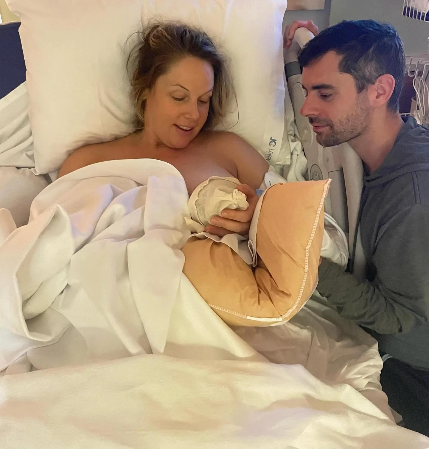 ❤️ Zylia Grace Thibodeau born 1.14.24 ❤️

Our precious baby girl made an early arrival into the world with her eyes wide open 🥰

Breaking our hearts open with so much love 💗💗💗

#love #family #openheart #babygirl #kauaibaby #foreverloved❤️