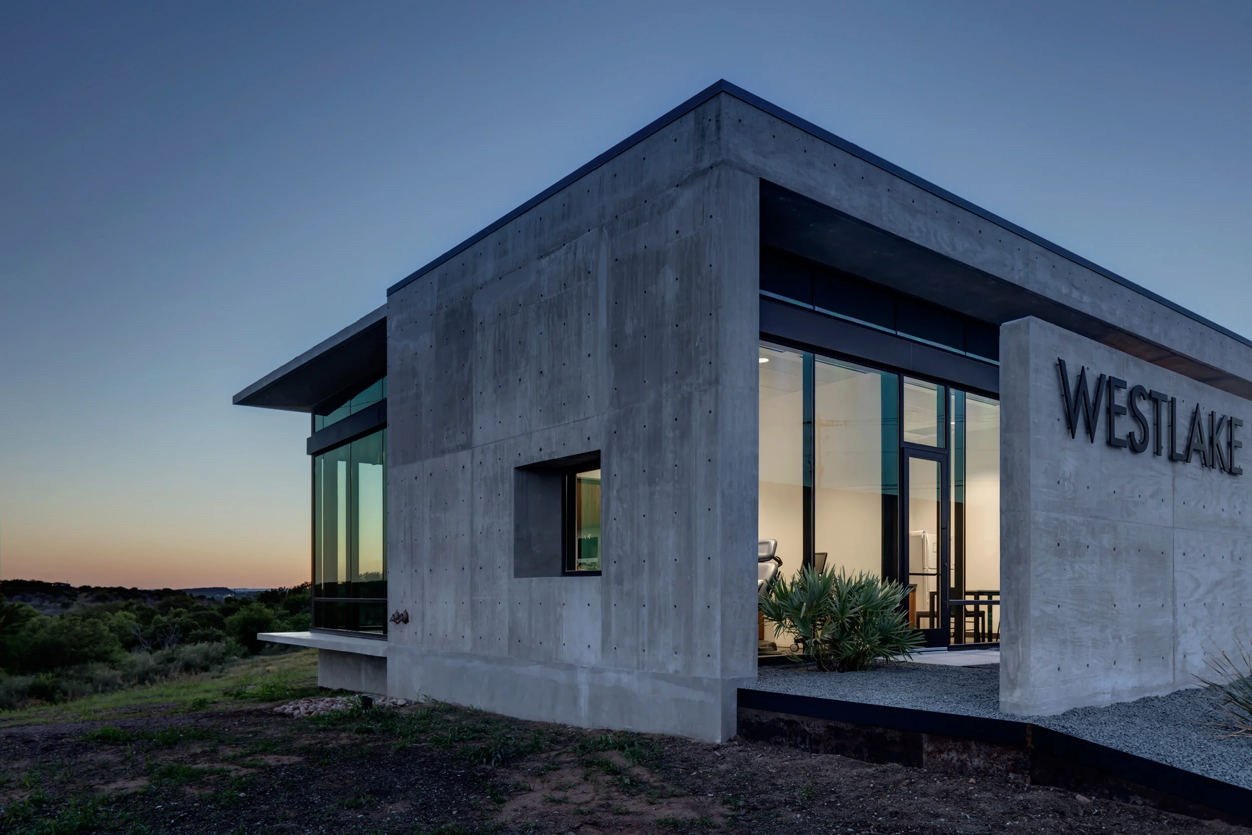 01-Westlake-Dermatology-Marble-Falls-by-Matt-Fajkus-Architecture_exterior-photo-by-Charles-Davis-Smith-Ian-M-Ellis.jpg