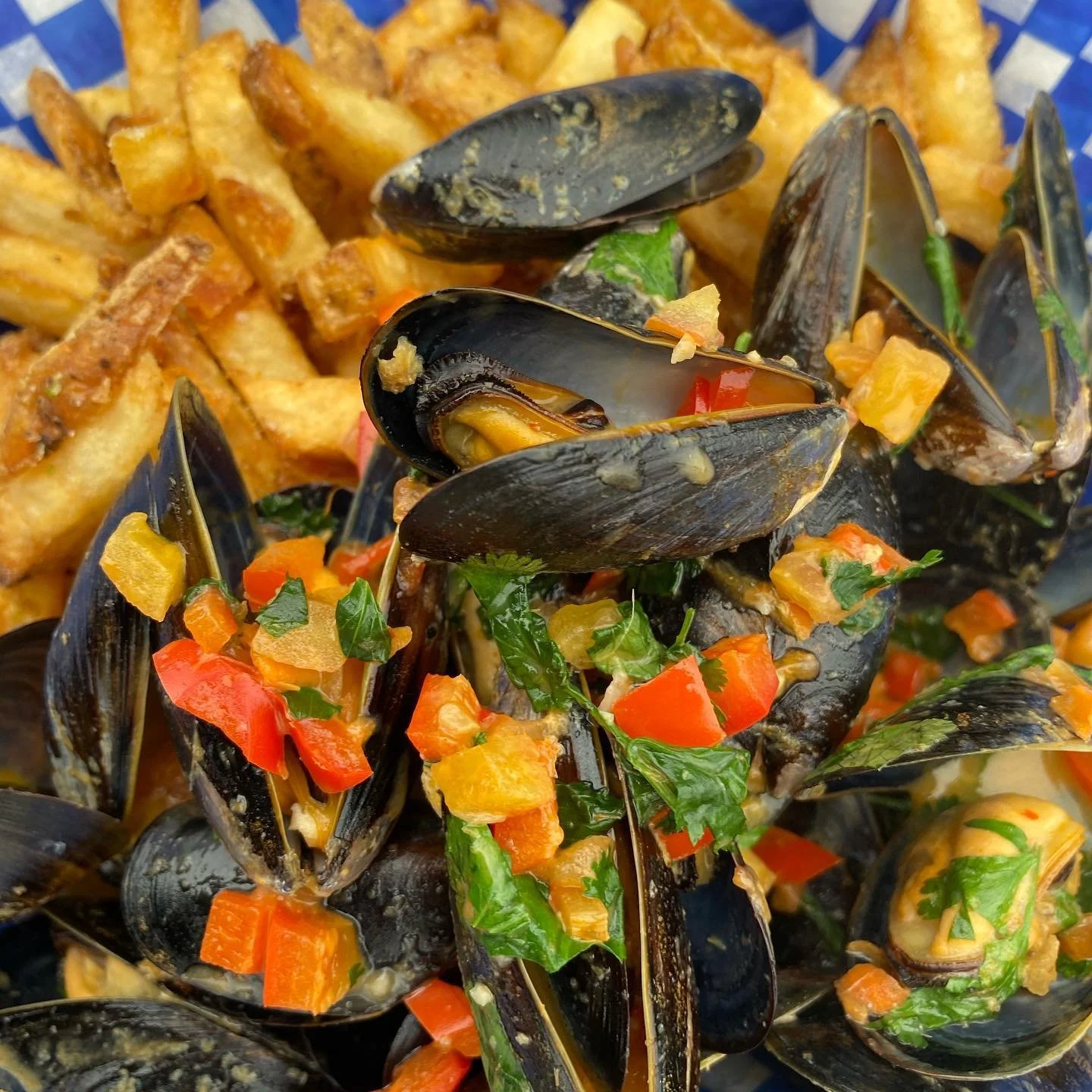red curry moule frites.jpg