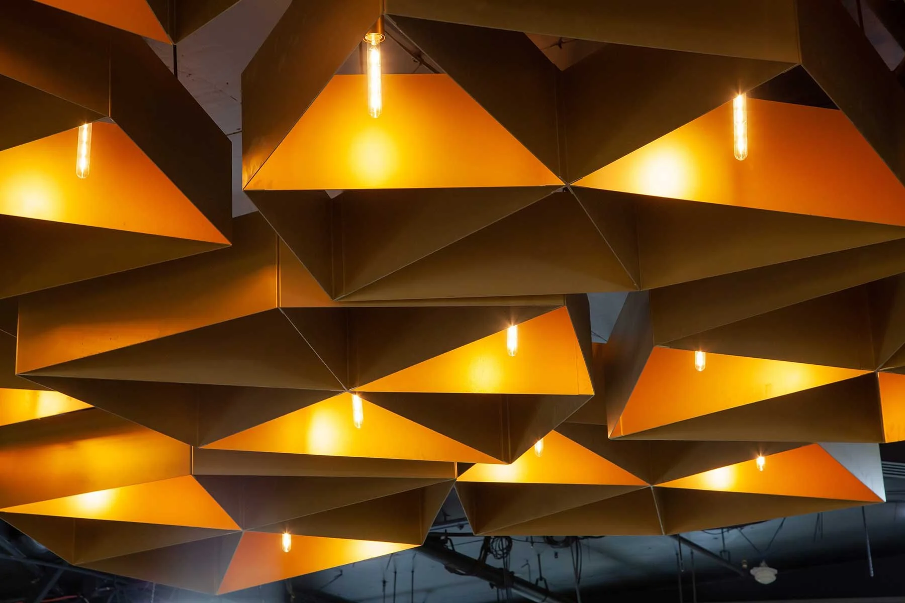 4 Reasons For Hiring A Custom Lighting Manufacturer in Australia