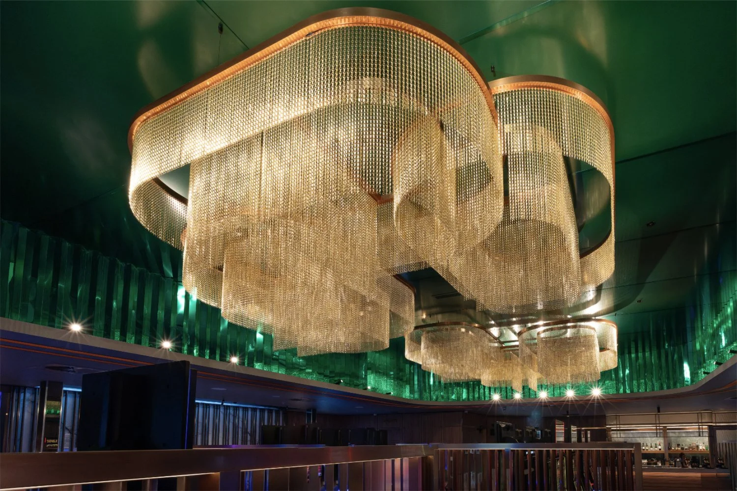 Willowdale Hotel: Sophisticated Custom Lighting and Water Feature