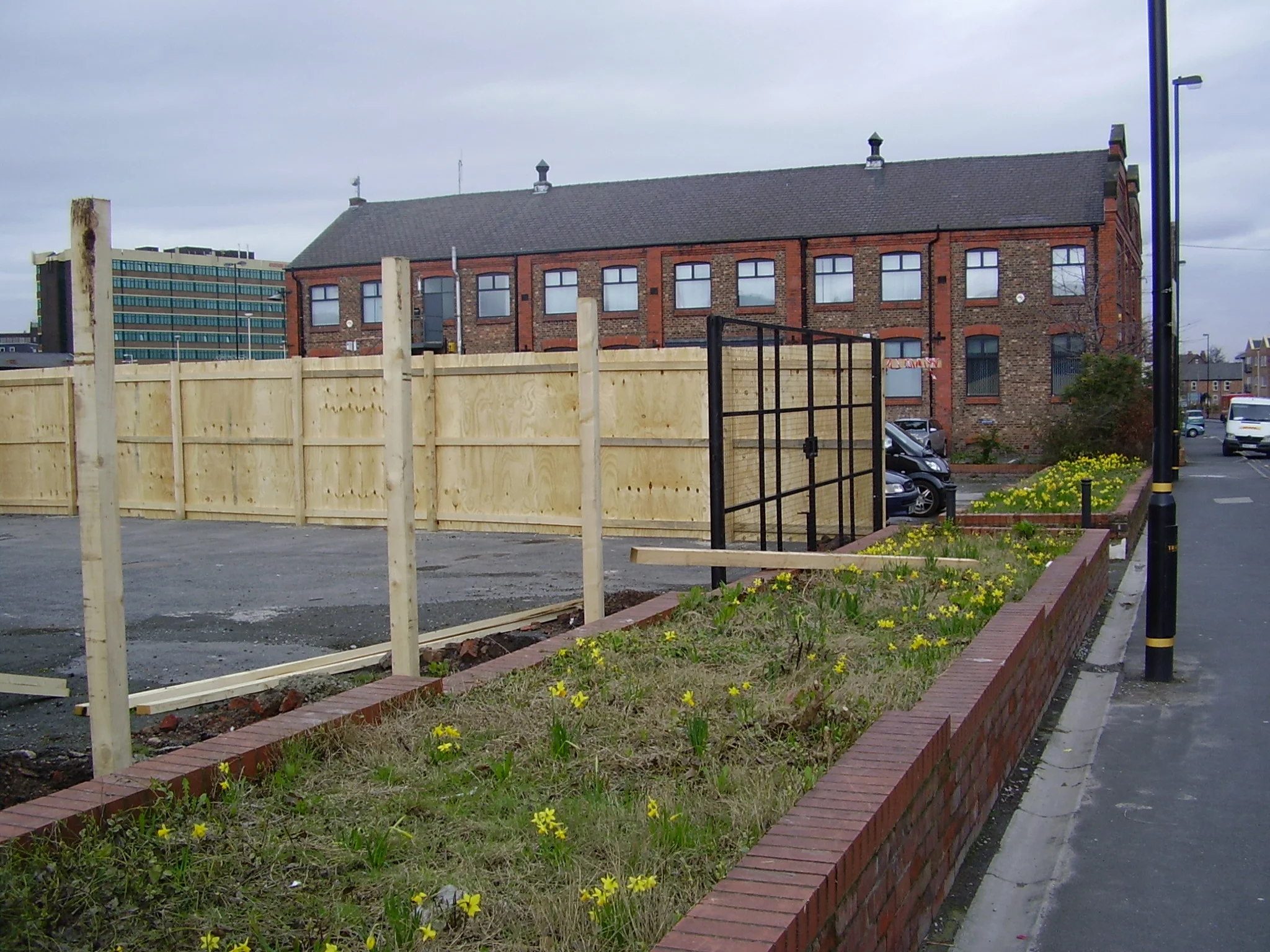 dividing brick wall Between ATS and Compund 025.jpg