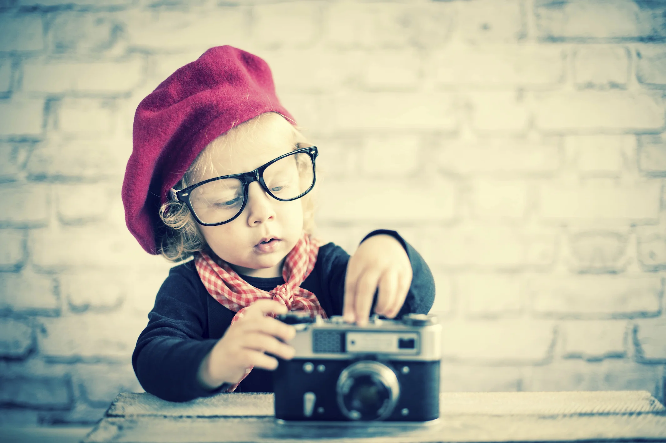 Kamila Budrewicz, Bambino fotografo, 2014, scatto digitale, courtesy Associazione Fotografia ets