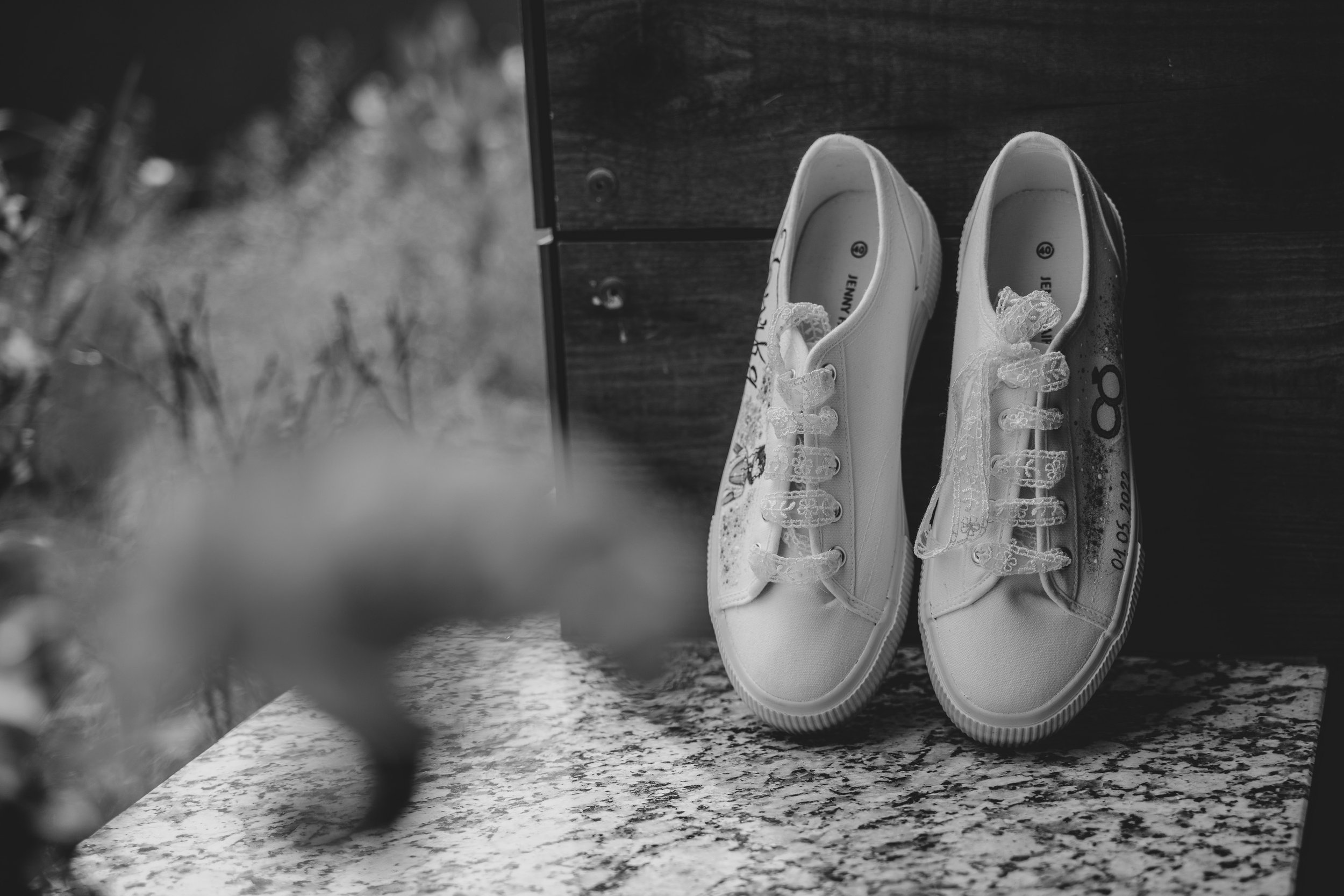 ZH&G023_Small_BW.jpg