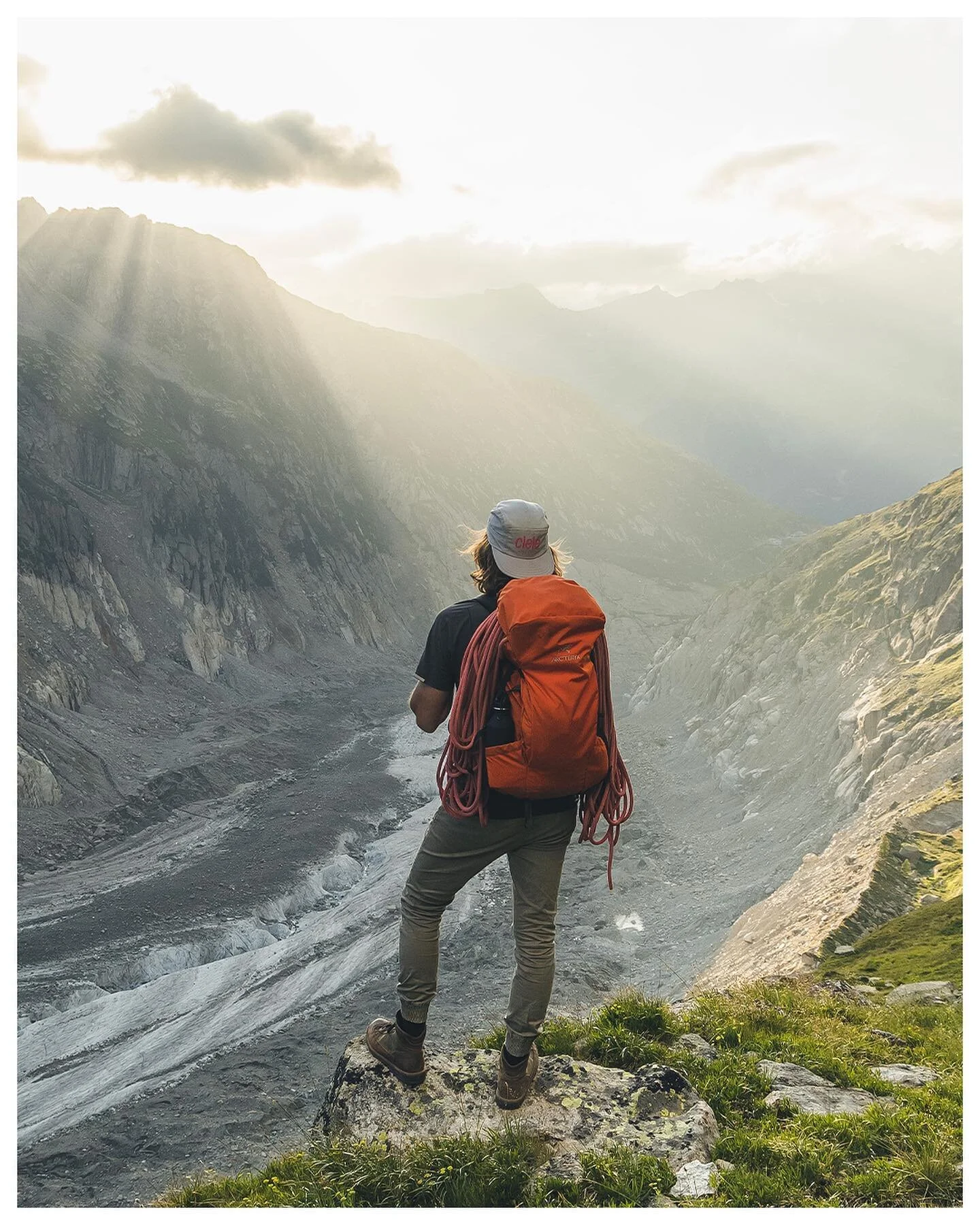 Actually missing the good times to hike in the French Alps. Photos by my friend @rodtrvn 👌🏻
