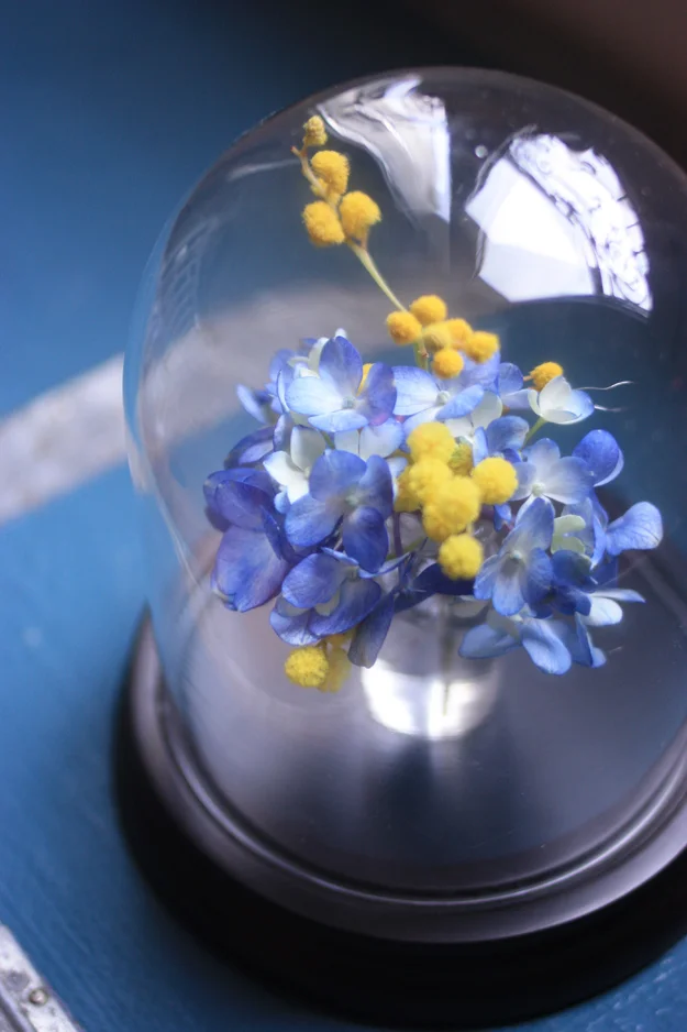 How to make the perfect mini bouquet with some mimosa