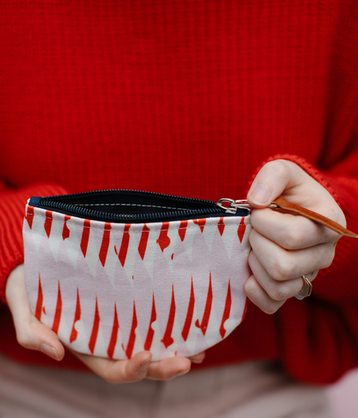 LAURASPRING_Purse_Peas_red_pink_opening_grande.png