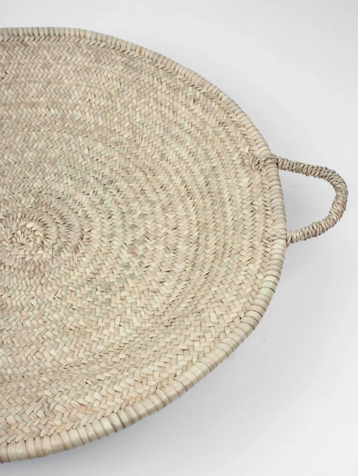 Bohemia-Oversized-Wicker-Plate-3_a1bd0cd6-a9f7-42ae-9dc8-efb2b750a3f0_1334x.progressive.jpeg.jpg