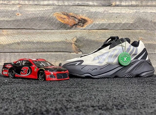 When 700 Horsepower meets 700 Sole power....π΄πͺπΌπ
β@stockx β#StockXverified β#YeezySZN β#Partner