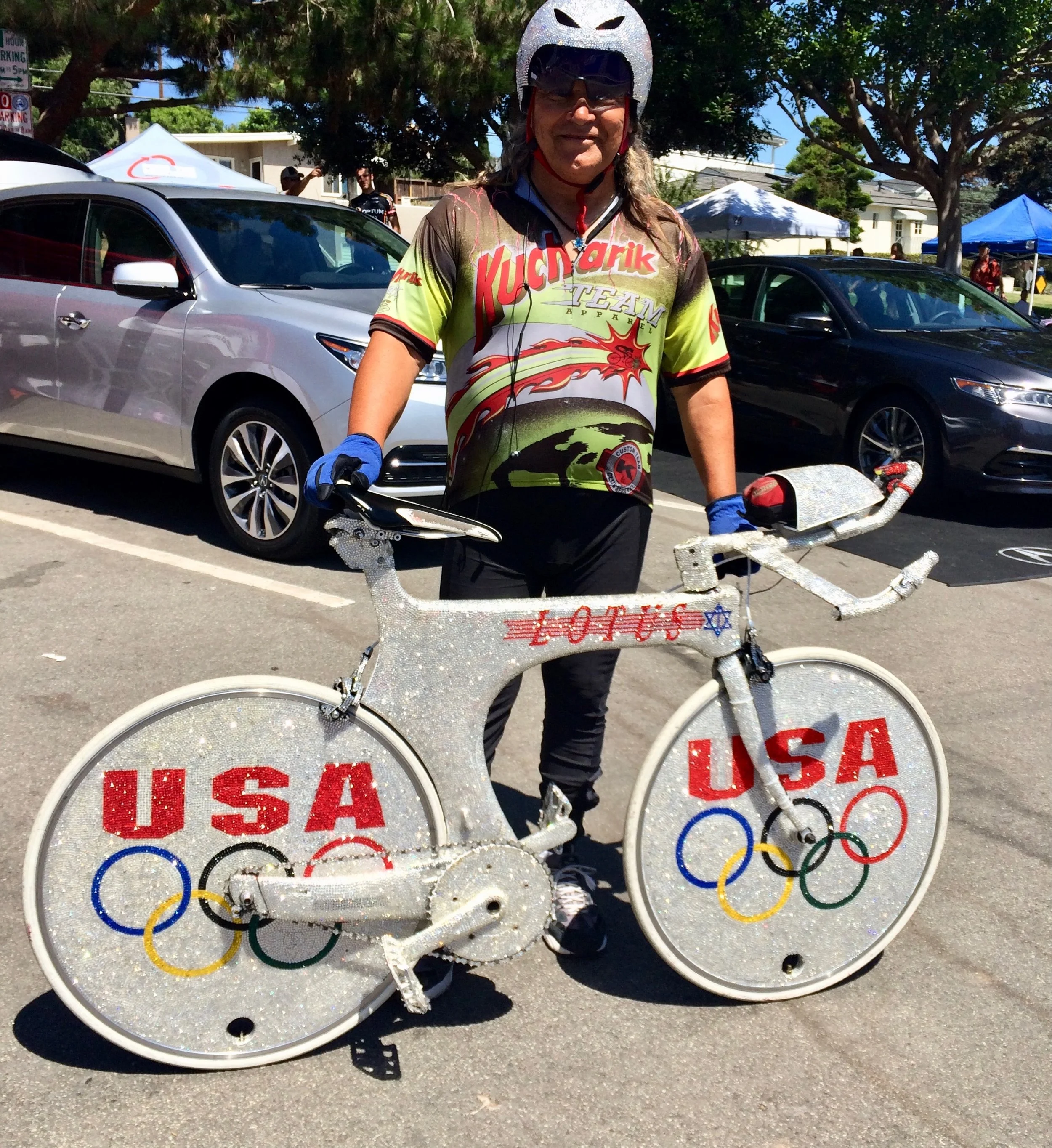 Today is the @manhattanbeachgp 
Make your way to Valley drive in front of the Joslyn Center to check out the 🚴&zwj;♂️🚴&zwj;♀️🚴 races all day long. 

#usa 
#bikeracing 
#thingstodo