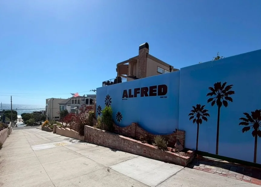 You blinked... and it&rsquo;s gone. 😢
While you slept, another piece of Manhattan Beach quietly became a memory.

For decades, Oceanview Caf&eacute; wasn&rsquo;t just where you grabbed a tasty meal-it was where mornings began, surf sessions were rec
