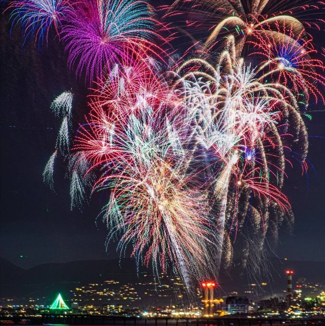 Holiday Fireworks — Downtown Manhattan Beach