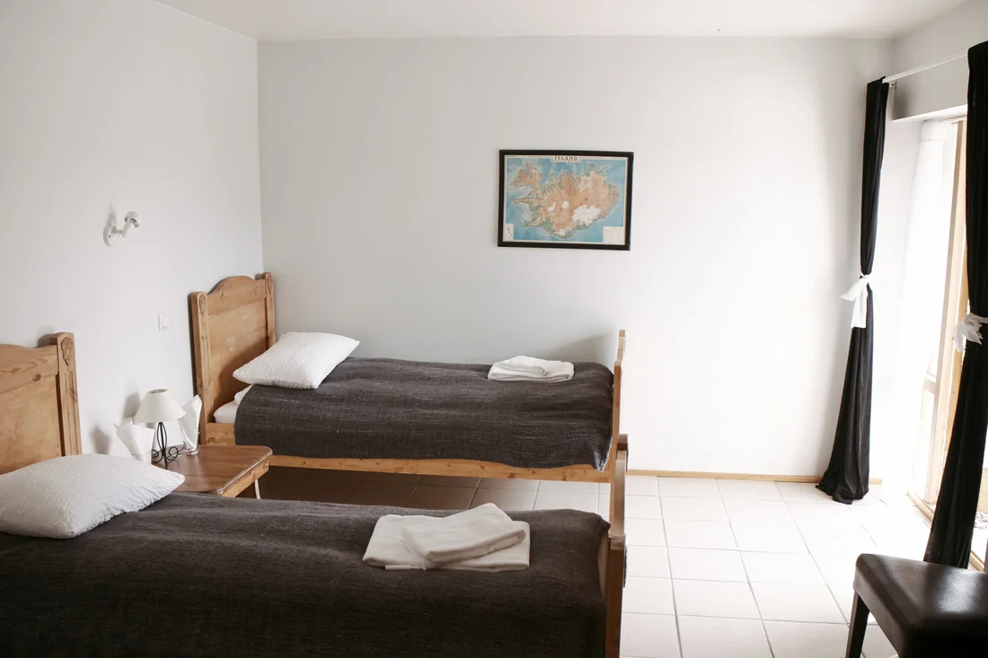 3 hotel-a.jpg