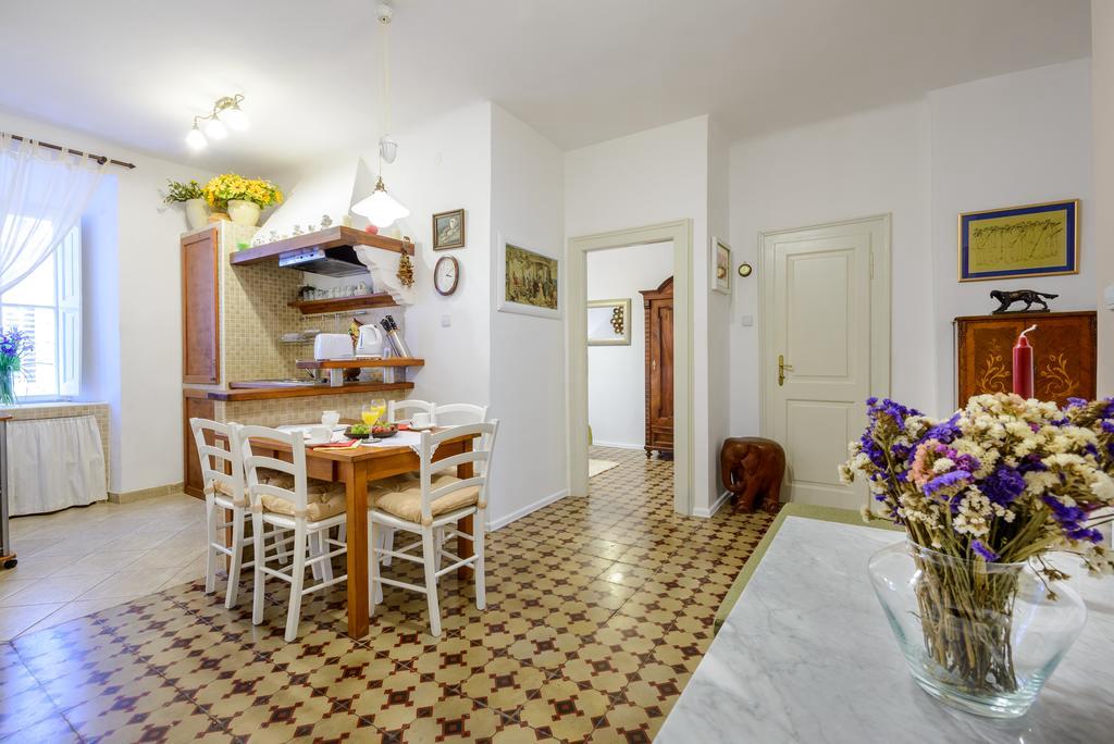 guesthouse-flores2.jpg