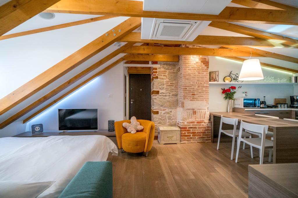 apartment-atticus1.jpg
