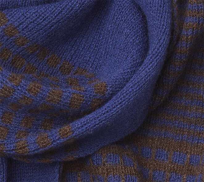 Knitted scarf in merino