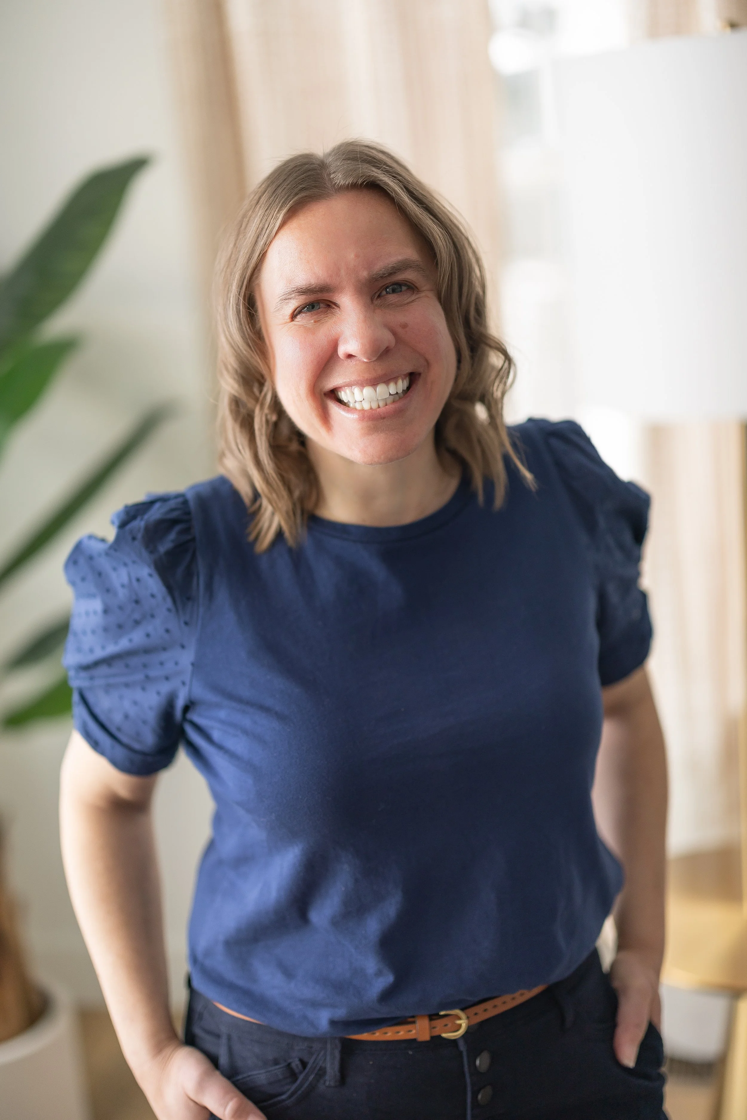 Leslie Dickinson</span>