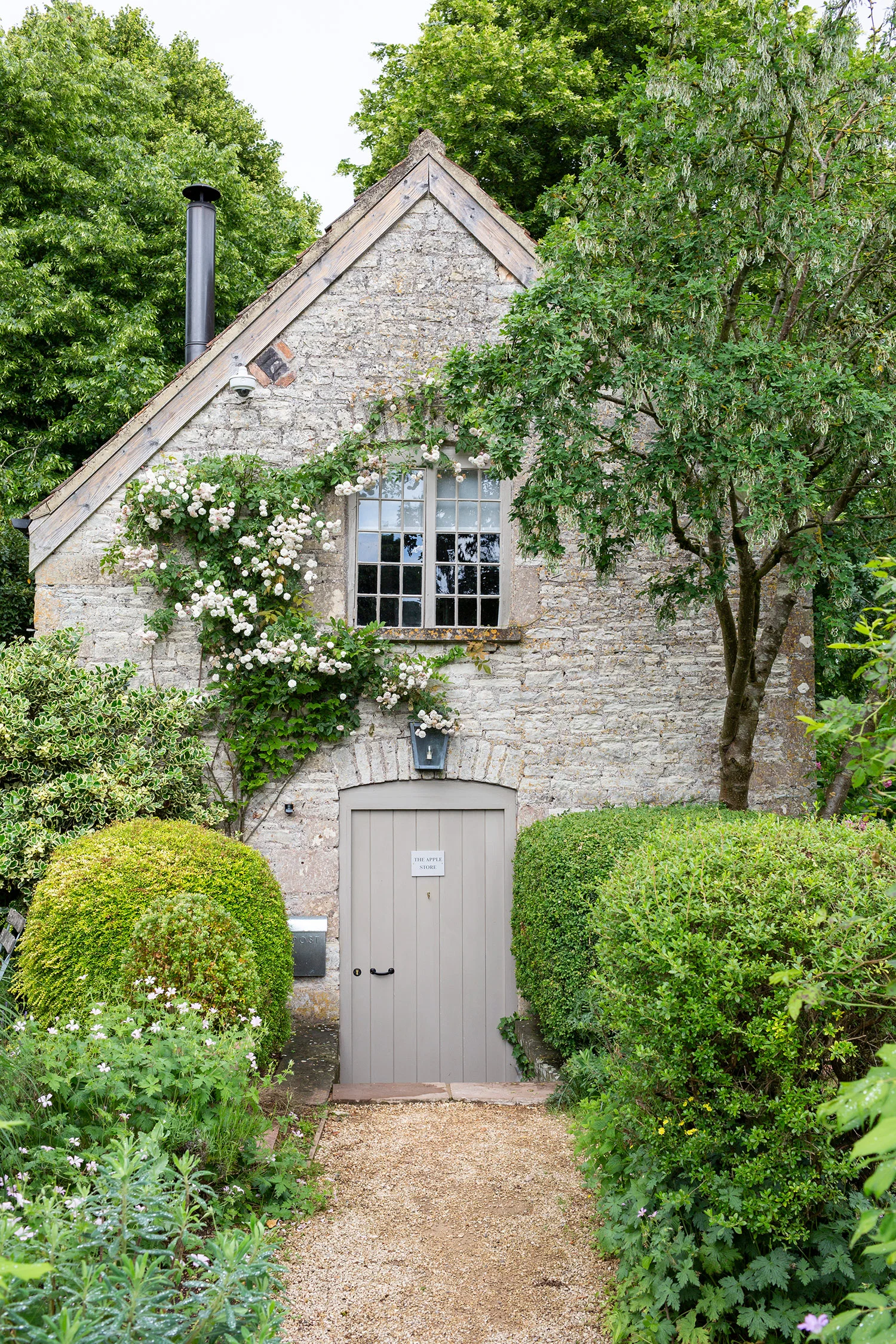 One of the secluded garden rooms. Ah, peace and quiet