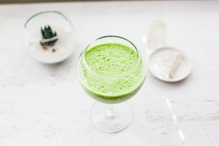 Frothy_Green_Smoothie-119.jpg