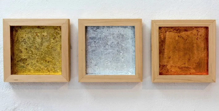 Three Times Rauschenberg, Ordinary Objects 2015, Gold, silver and cooper leaves on wood. 10” x 10” x 11/2” Each (25,4 x 25,4 cm) Courtesy of Ana Mas Projects