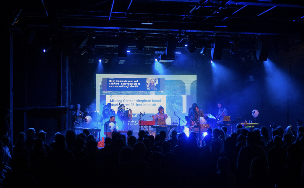 Grubby Mitts live at ICA 7.png