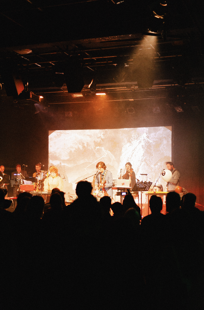 Grubby Mitts live at ICA 16.png