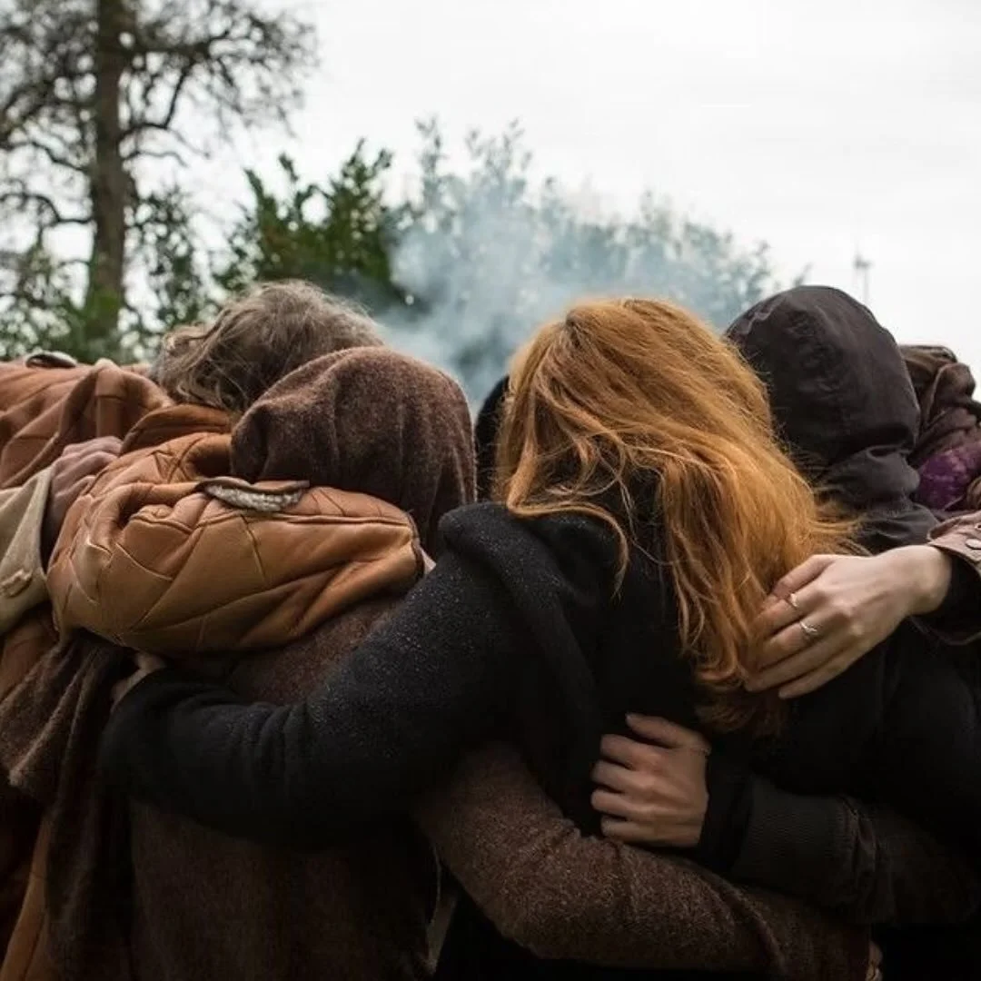 Join Daria and Chris in circle for an evening of grief tending, where we will honour loss, share stories, and find comfort through ritual, song, and community.

This gently facilitated offering will bring a small group together in community to share 