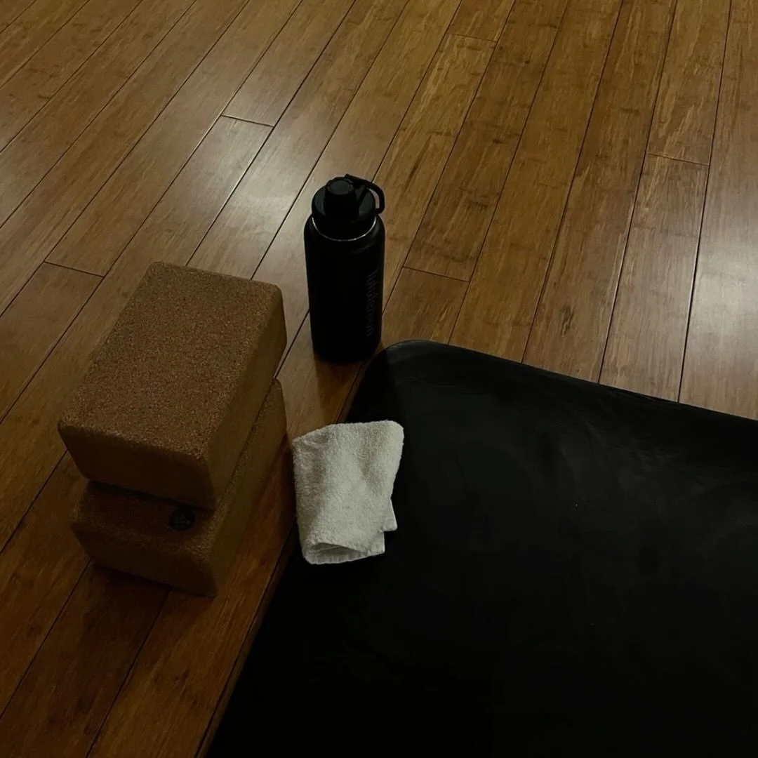 All you need is your mat, your blocks, and your water bottle. Everything else gets left at the door. ✨

Step onto your mat and drop into your body. This is your time to slow down, breathe deeper, and come home to yourself. 🤍