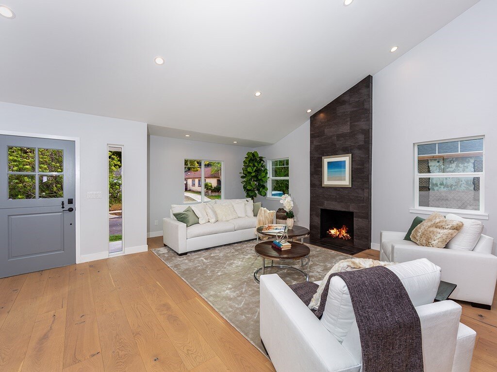 005_Living Room.jpg