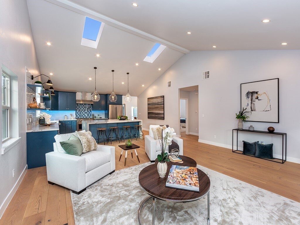 006_Living Room.jpg