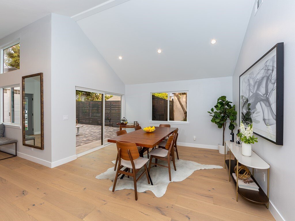011_Dining Room.jpg