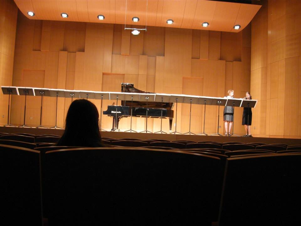 Performance of Glass's Piece in the Shape of a Square