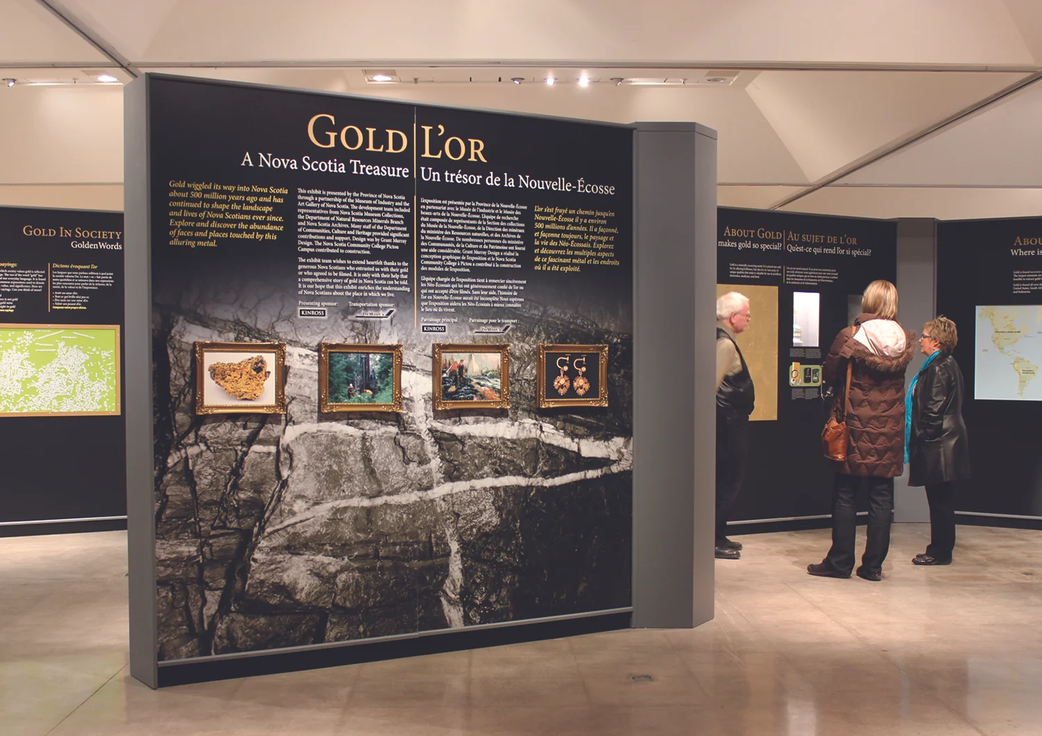 IMG_2508_Gold_entrance_people_1500.jpg