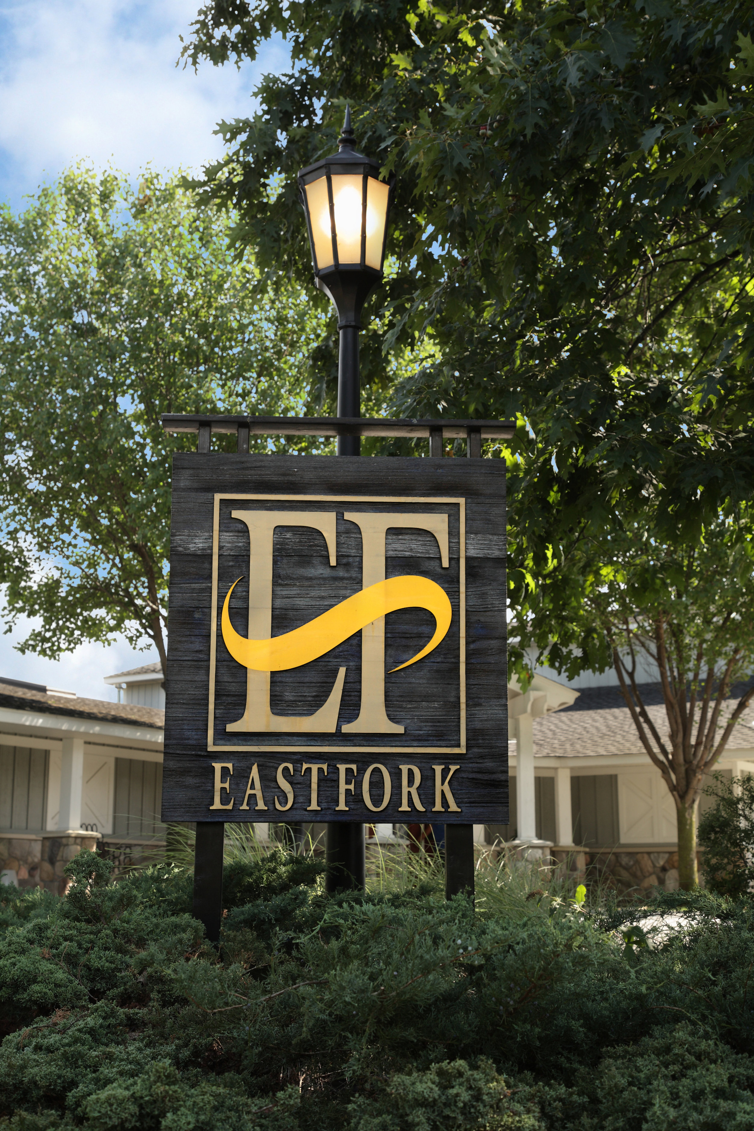 final 8796eastfork sign2.jpg