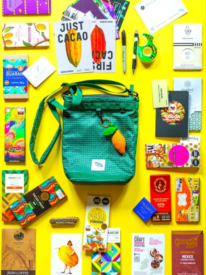 (SOUND ON! 📣🎶)

🍫 Chocolate Festival Season is upon us, and I am very happy to have created the perfect accessory for you :
Le Chocolate Bag! 🍫
And after sellout success at the Lima Salon this summer, we will be at the table with @premifair  this