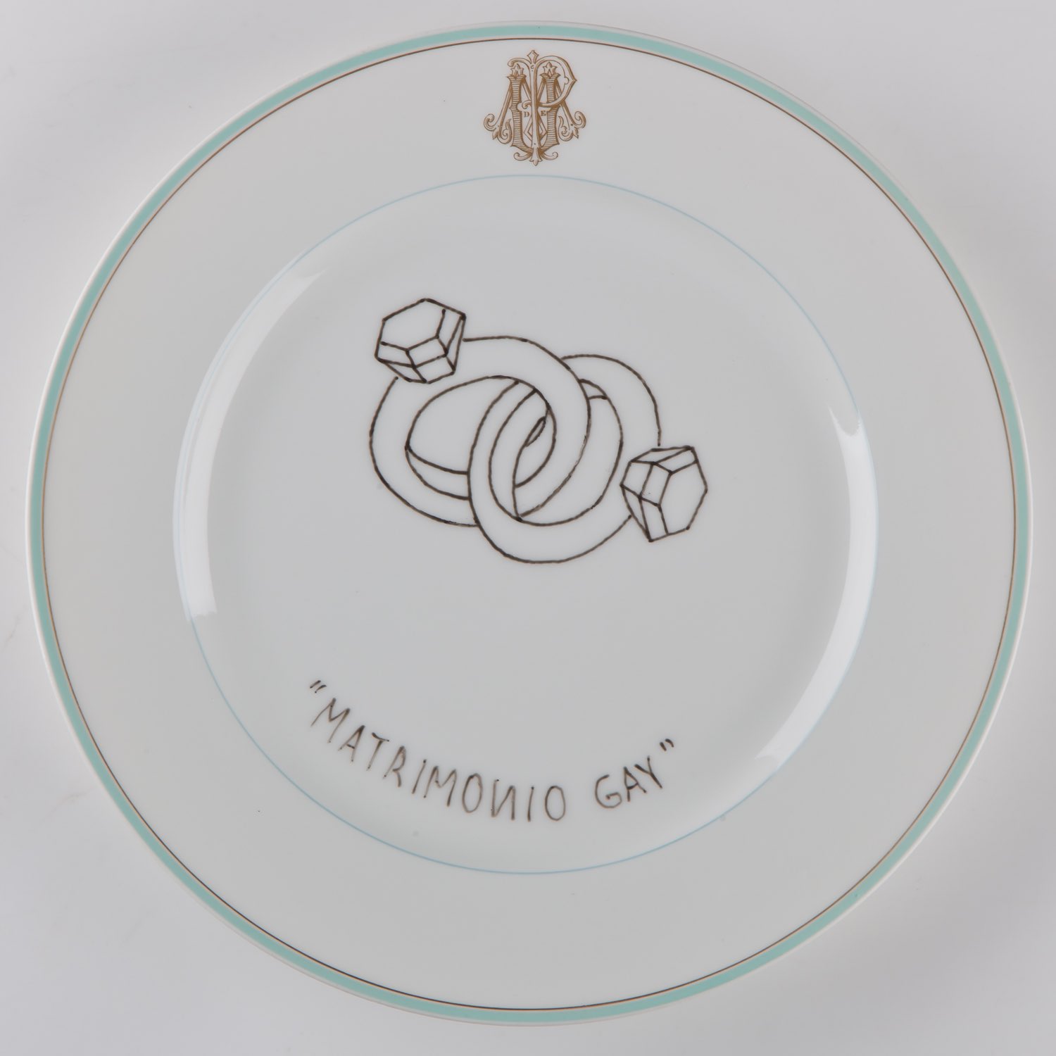   "Matrimonio gay"   Esmalte sobre plato antiguo 25 cm diámetro. 2012    