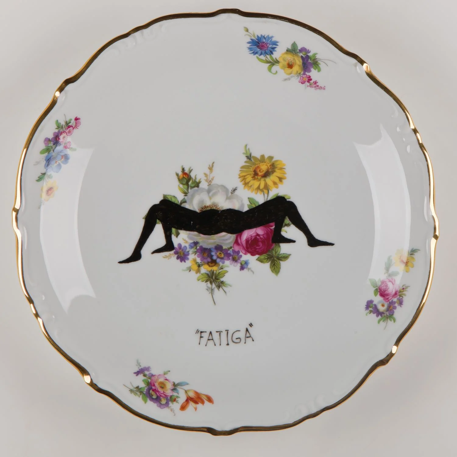 "Fatiga" Esmalte sobre plato antiguo 25 cm diámetro. 2012