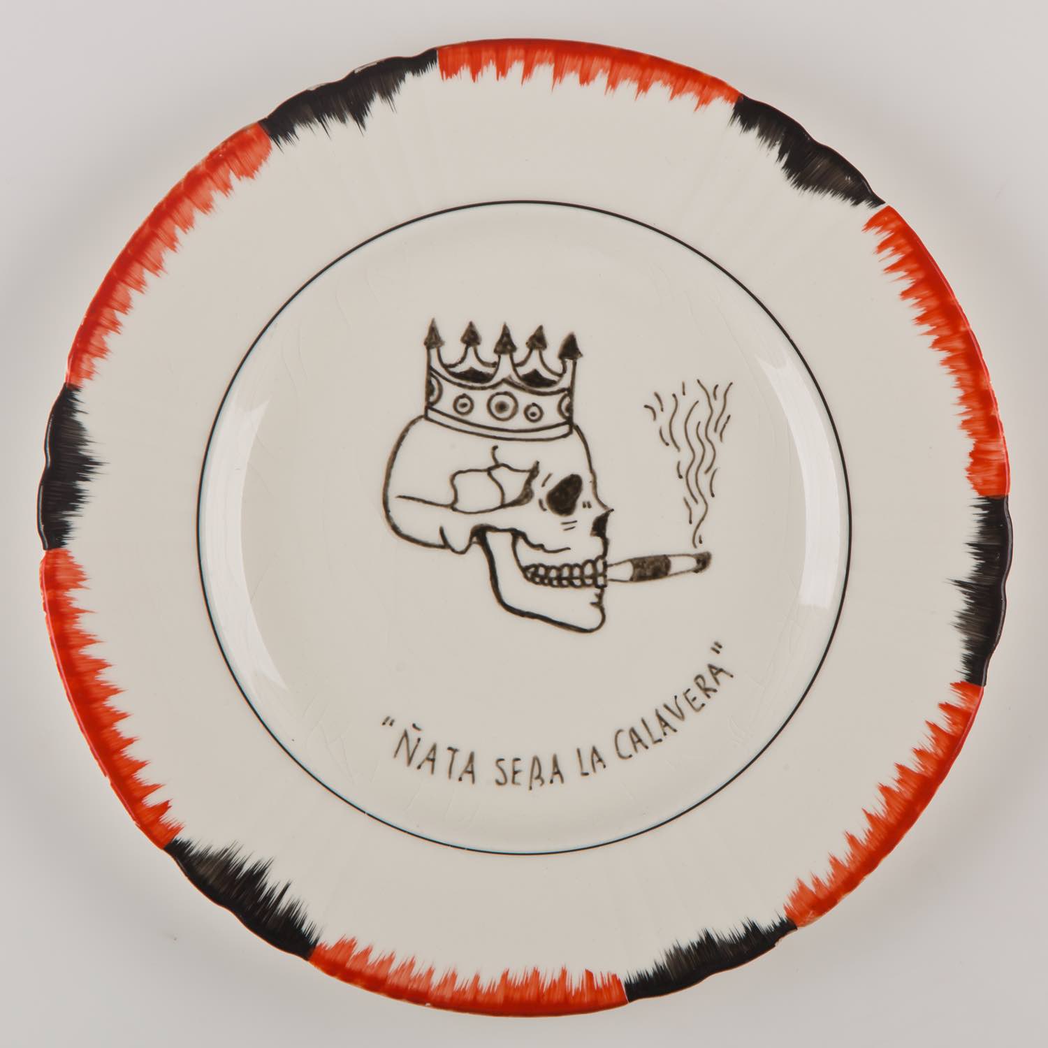   "Ñata será la calavera"   Esmalte sobre plato antiguo 25 cm diámetro. 2012    