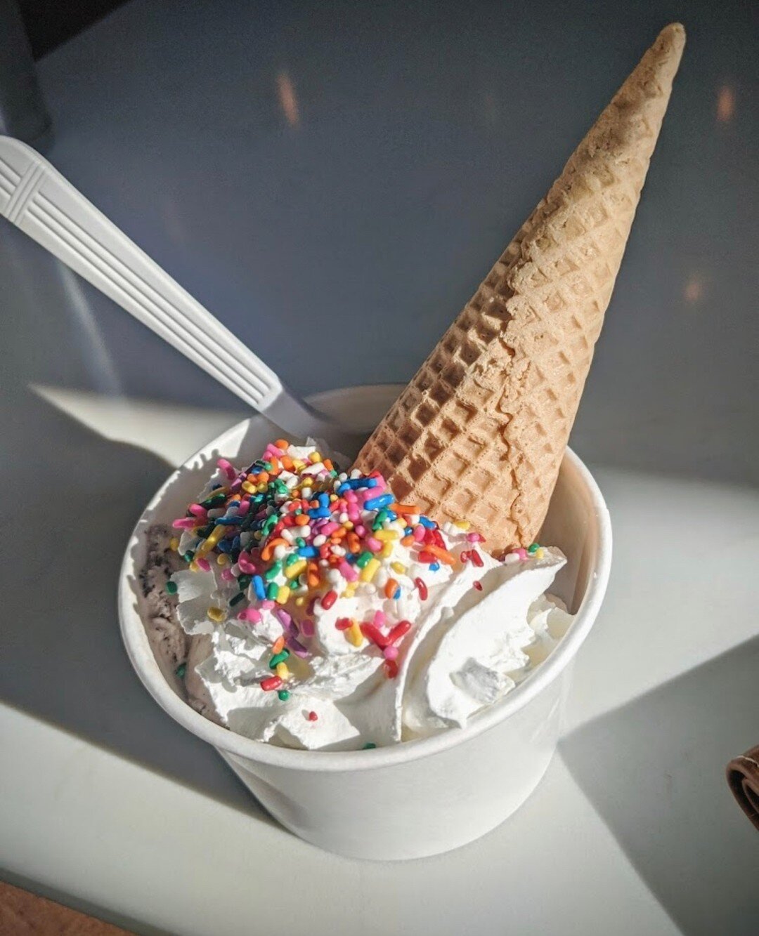 🦄 Calling all unicorns! 🦄⁠
⁠
Your ice cream awaits. ⁠
Don't forget to add extra sprinkles on top!⁠
.⁠
.⁠
.⁠
.⁠
.⁠
.⁠
.⁠
.⁠
.⁠
#🦄 #denver #denversbest #denverfood #denverdesserts #denvericecream #denverlocals #denverlocal #denverfoodie #denverresta
