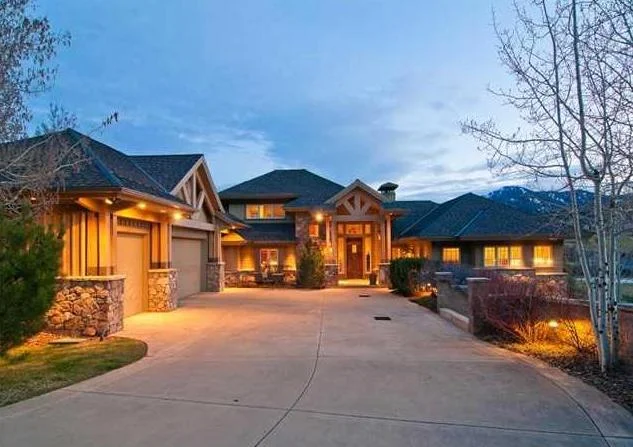 9255 N Par CT.jpg
