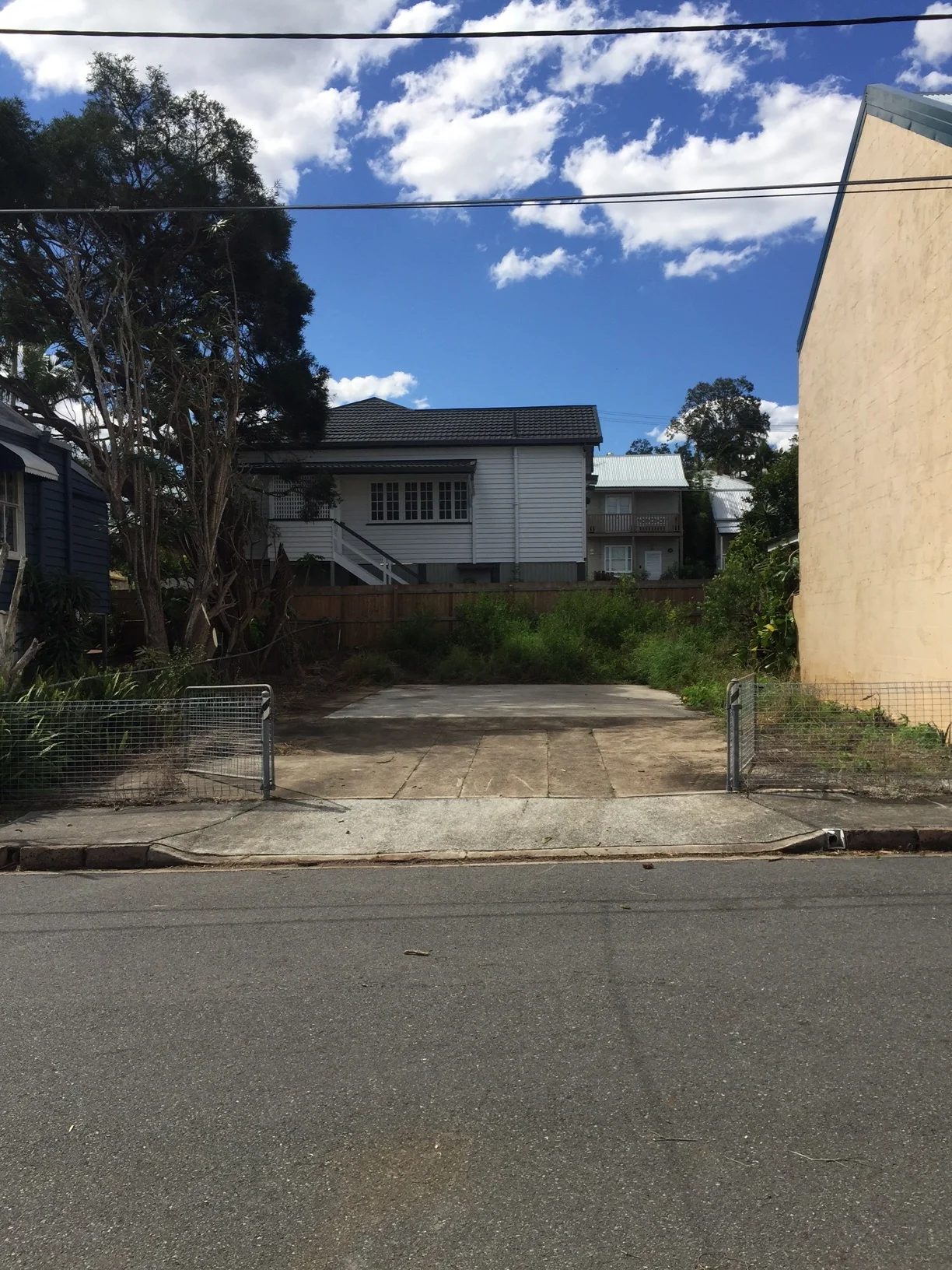 ABOVE: WE CAN'T WAIT TO GET STUCK INTO BUILDING THE REPLICA QUEENSLANDER PLANED FOR THISSMALL LOT IN PETRIE TERRACE THIS MONTH!