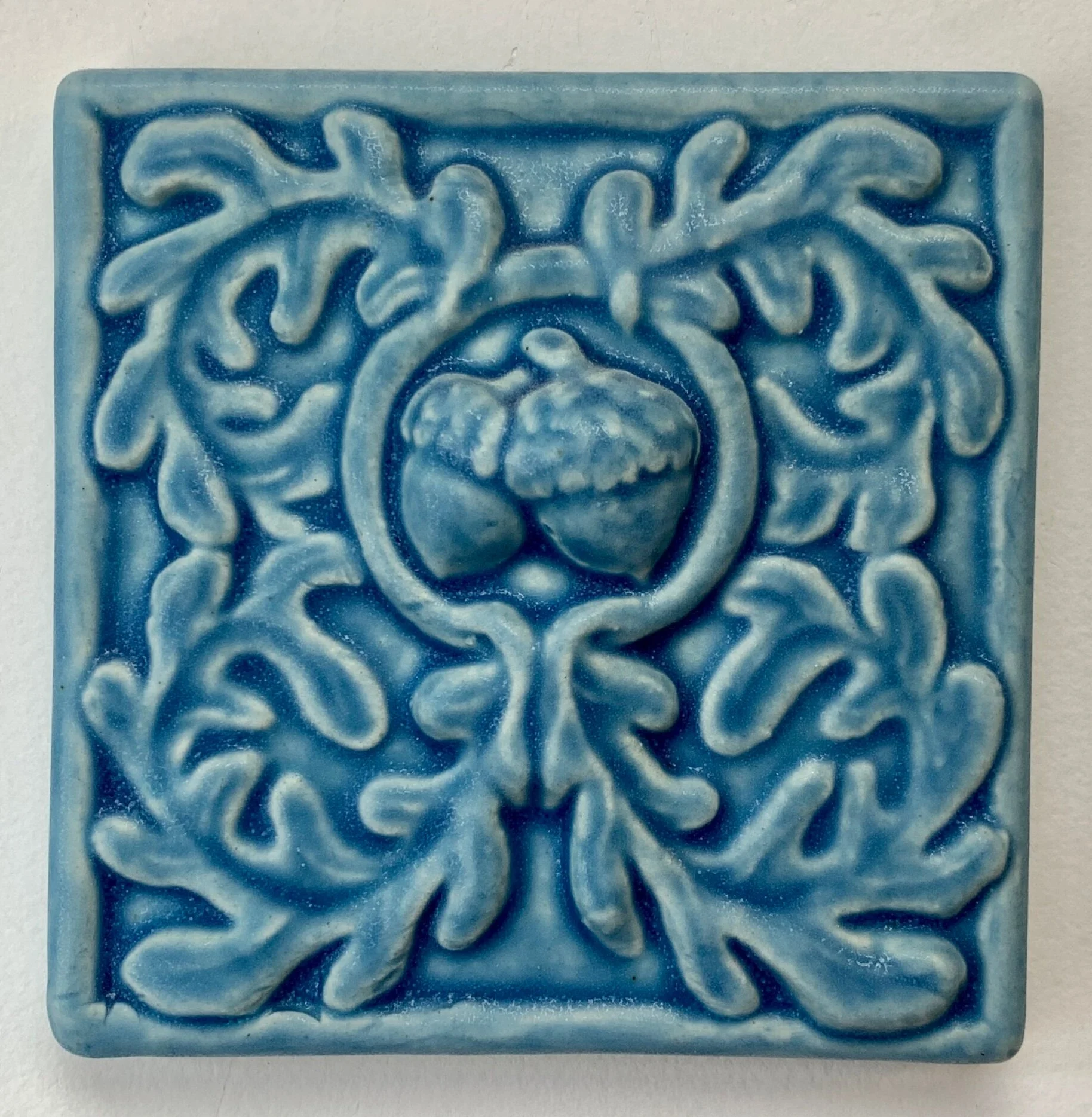 Acorn Floral tile in Freshwater Blue Glaze