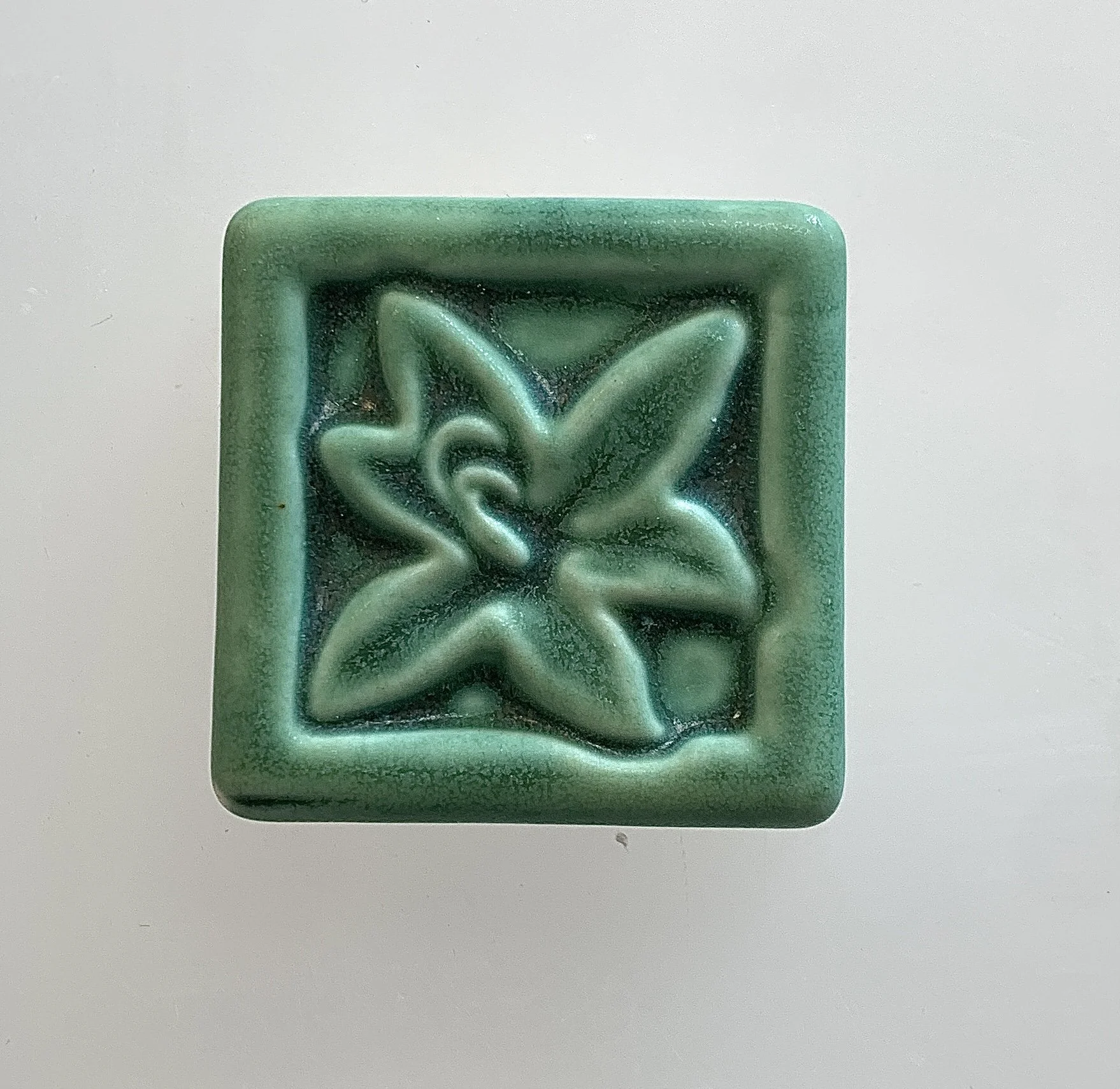 Hosta flower tile 2x2 leaf green .JPG